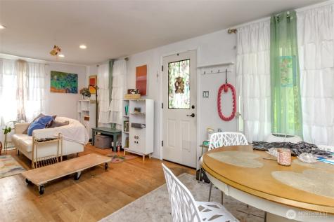 208 F Street SE Auburn WA 98002