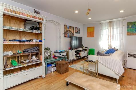 208 F Street SE Auburn WA 98002
