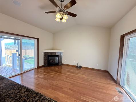 1516 N 43rd Place Mount Vernon WA 98273