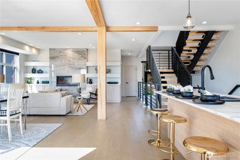 7107 Aurora Avenue N Seattle WA 98103