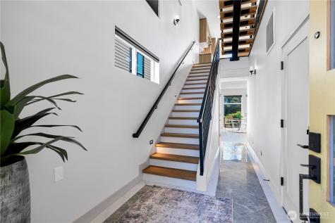 7107 Aurora Avenue N Seattle WA 98103
