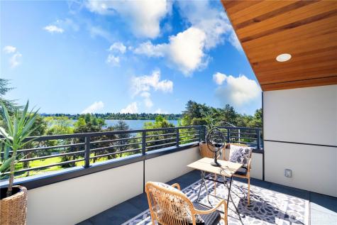 7107 Aurora Avenue N Seattle WA 98103