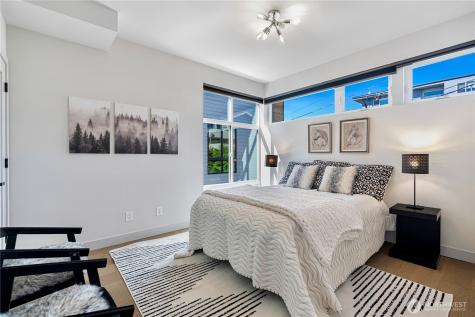 7107 Aurora Avenue N Seattle WA 98103