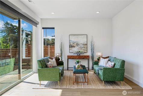 7107 Aurora Avenue N Seattle WA 98103