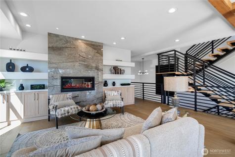 7107 Aurora Avenue N Seattle WA 98103