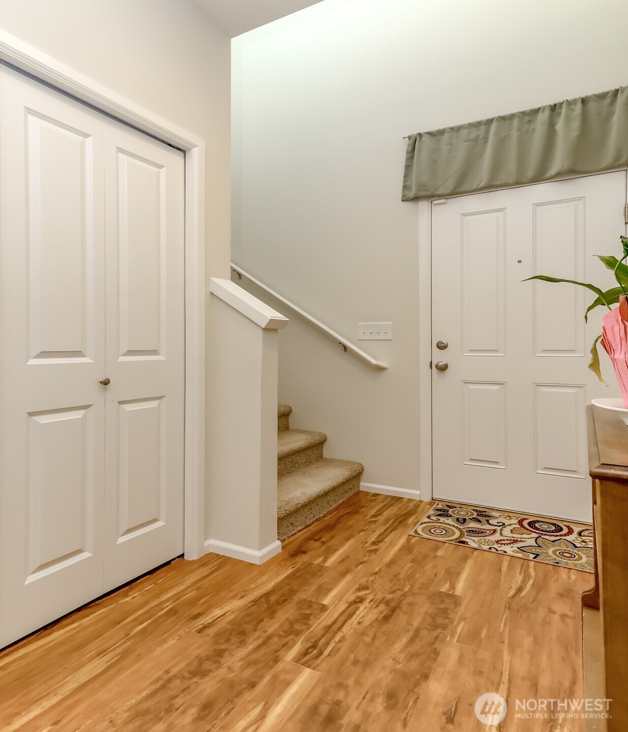 4712 Court R Court Tacoma WA 98404