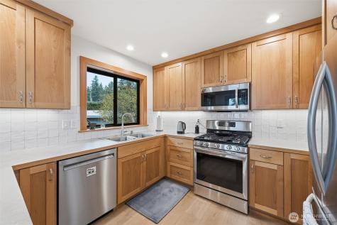 2533 Island View Lane Lummi Island WA 98262