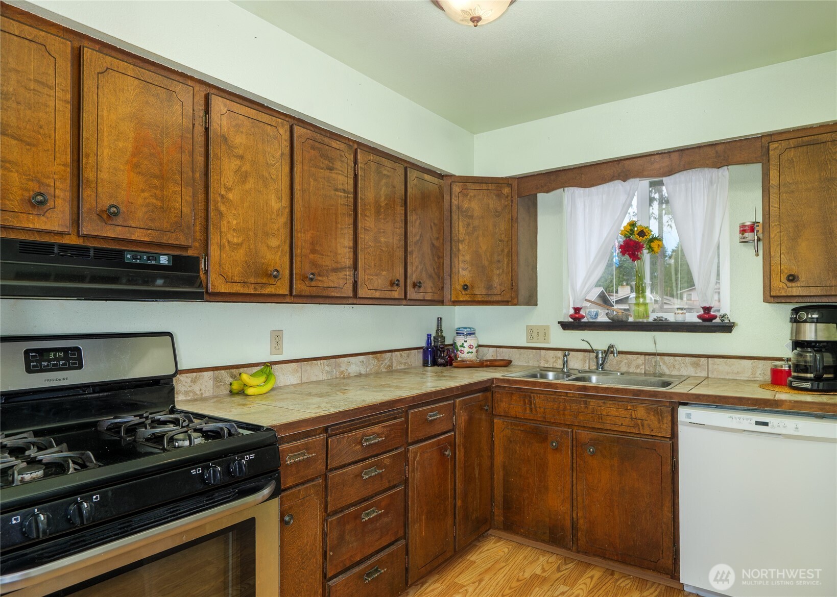 1034 W Spruce Street Port Angeles WA 98363