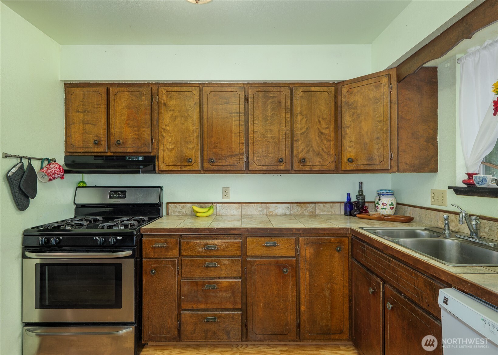 1034 W Spruce Street Port Angeles WA 98363