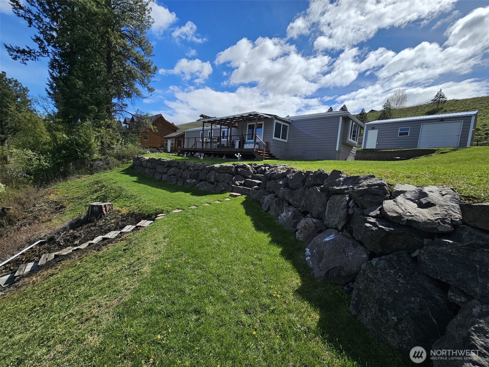 7 Bremner Lane Republic WA 99166