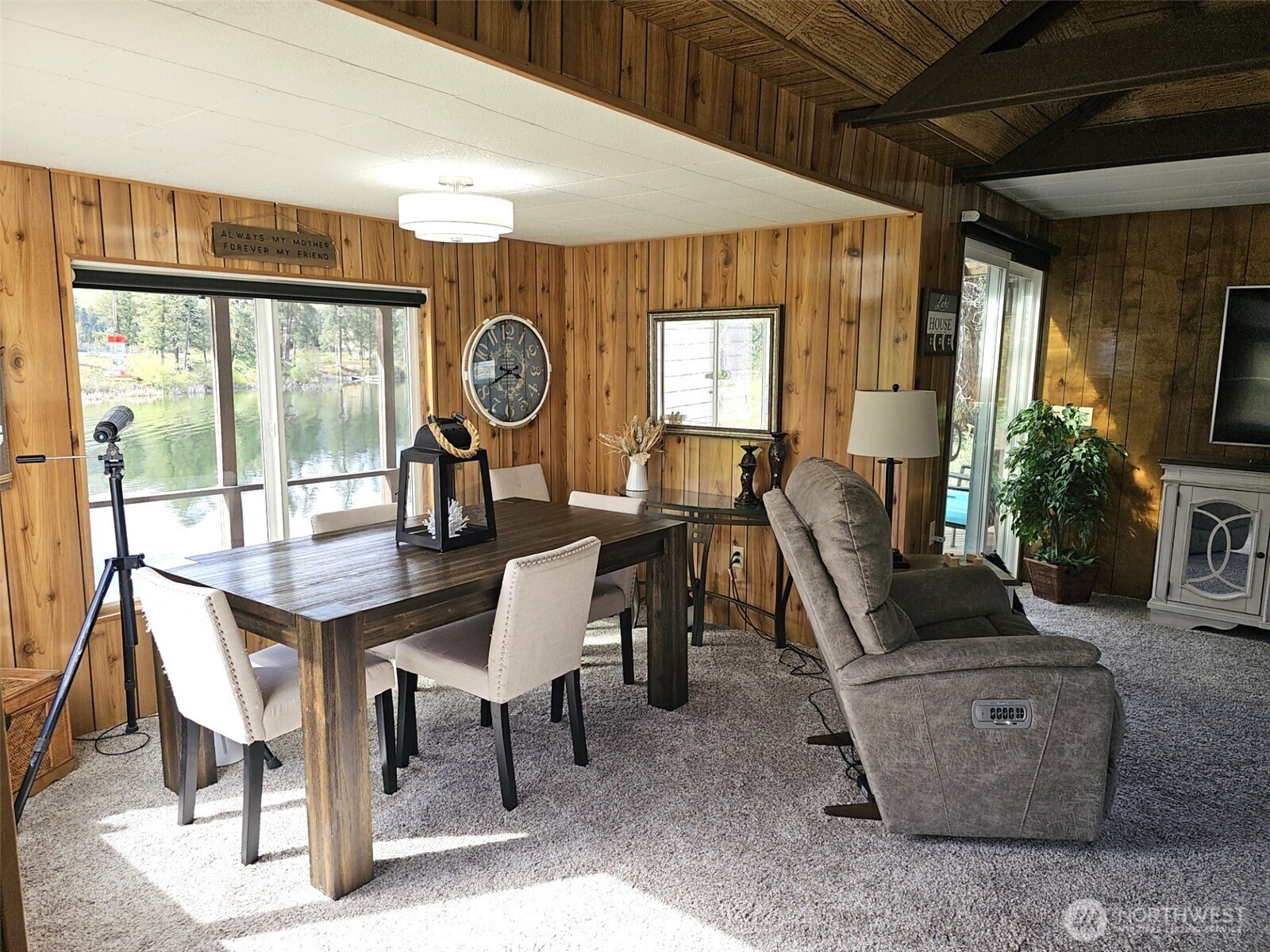 7 Bremner Lane Republic WA 99166