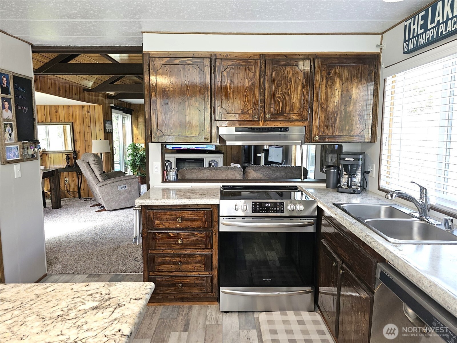 7 Bremner Lane Republic WA 99166