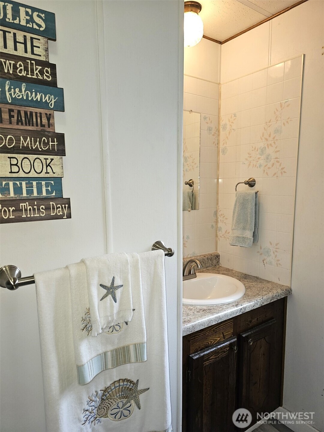 7 Bremner Lane Republic WA 99166