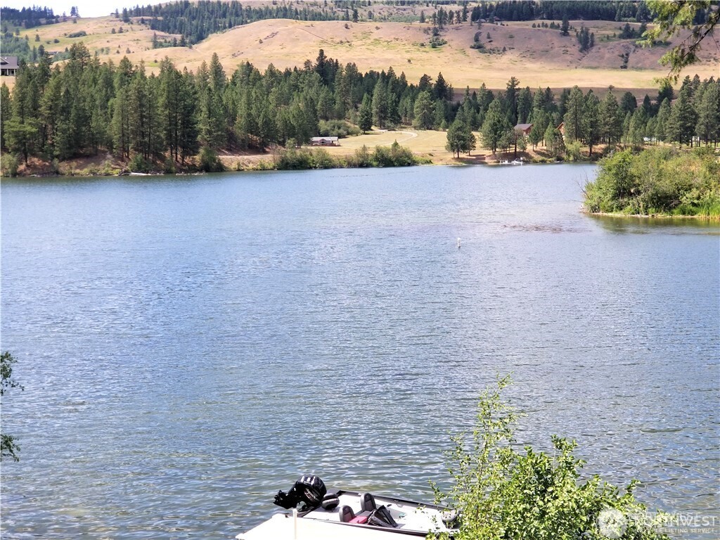 7 Bremner Lane Republic WA 99166