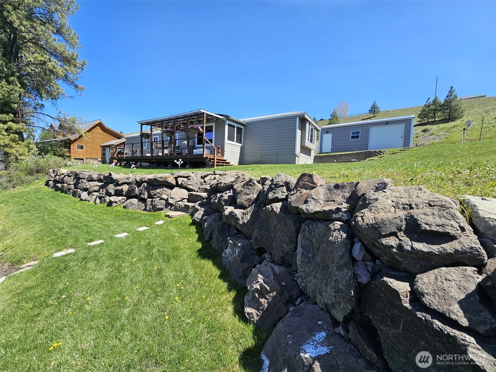 7 Bremner Lane Republic WA 99166