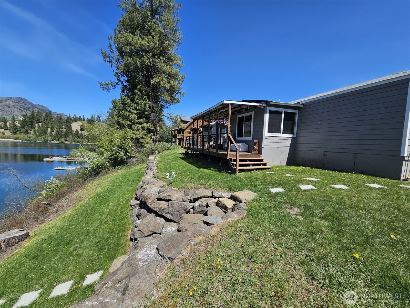7 Bremner Lane Republic WA 99166