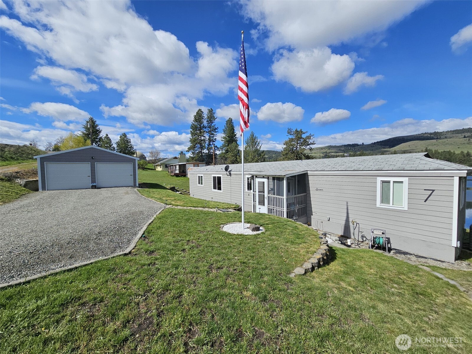 7 Bremner Lane Republic WA 99166
