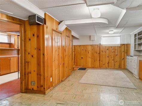 939 N 83rd Street Seattle WA 98103