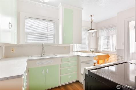 939 N 83rd Street Seattle WA 98103