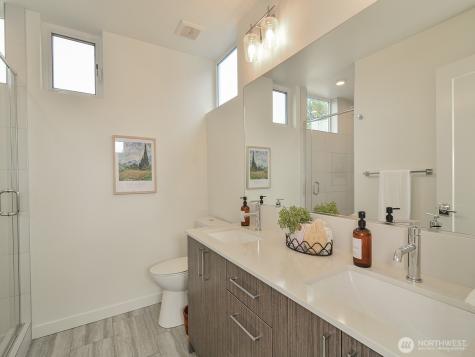 6539 4th Avenue NE Seattle WA 98115