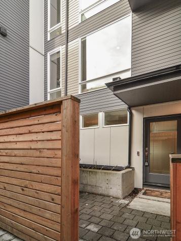 6539 4th Avenue NE Seattle WA 98115
