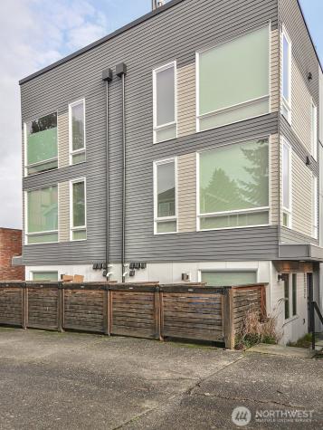 6539 4th Avenue NE Seattle WA 98115