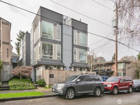 6539 4th Avenue NE Seattle WA 98115
