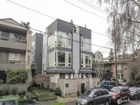 6539 4th Avenue NE Seattle WA 98115