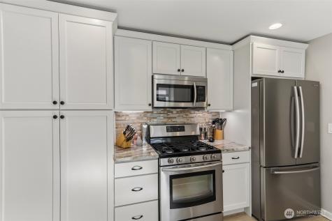 18906 SE 44th Place Issaquah WA 98027