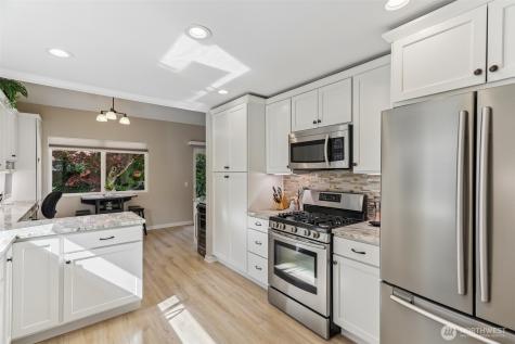 18906 SE 44th Place Issaquah WA 98027
