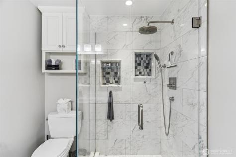 18906 SE 44th Place Issaquah WA 98027