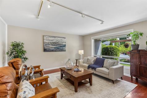18906 SE 44th Place Issaquah WA 98027