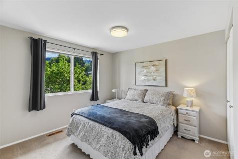 18906 SE 44th Place Issaquah WA 98027