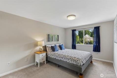 18906 SE 44th Place Issaquah WA 98027