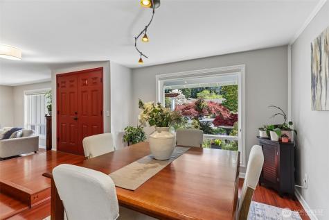 18906 SE 44th Place Issaquah WA 98027