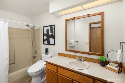 10622 184th Avenue NE Redmond WA 98052