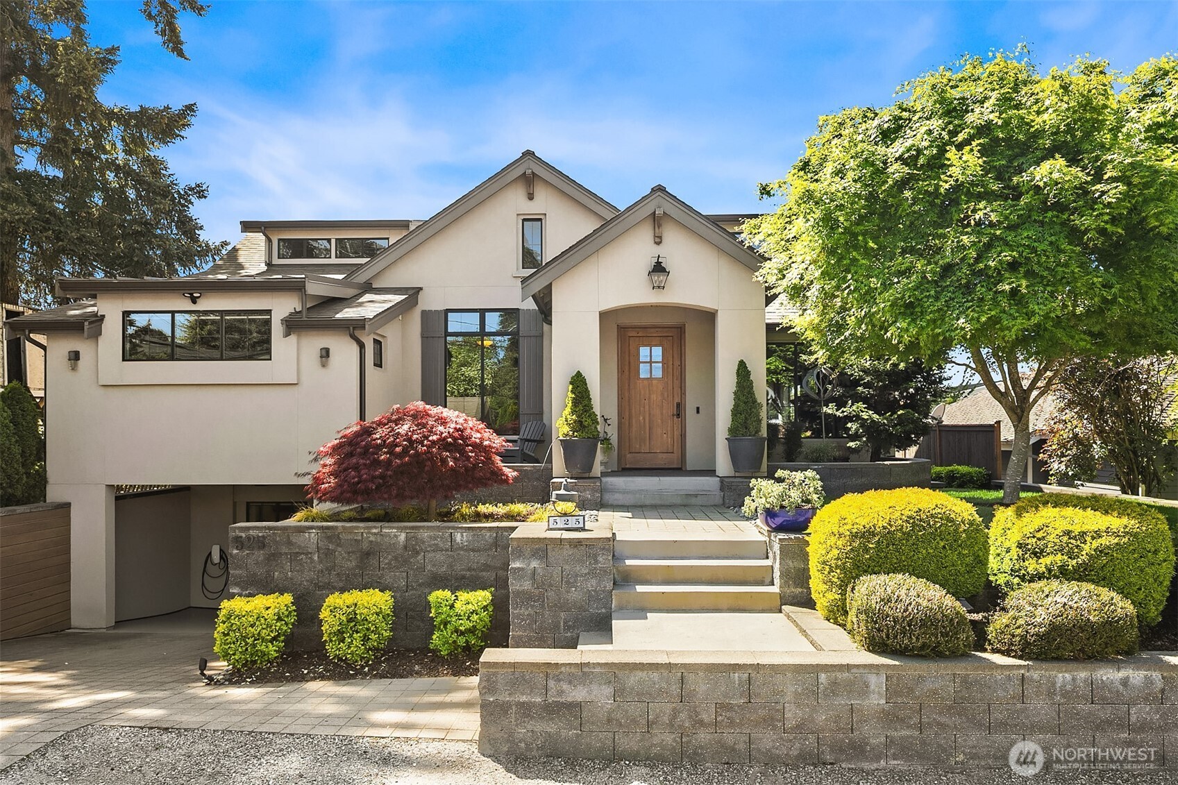 525 16th Avenue W Kirkland WA 98033