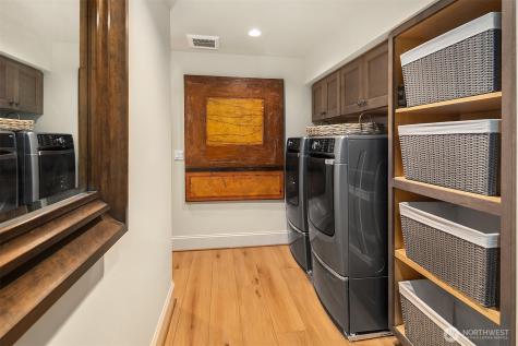 525 16th Avenue W Kirkland WA 98033