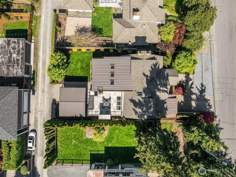 525 16th Avenue W Kirkland WA 98033