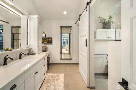 525 16th Avenue W Kirkland WA 98033