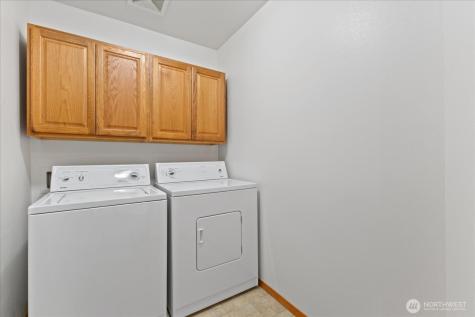 402 NW 12th Loop Oak Harbor WA 98277