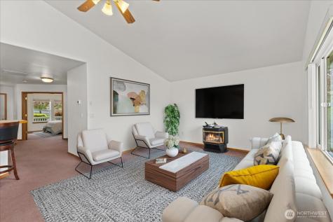 402 NW 12th Loop Oak Harbor WA 98277