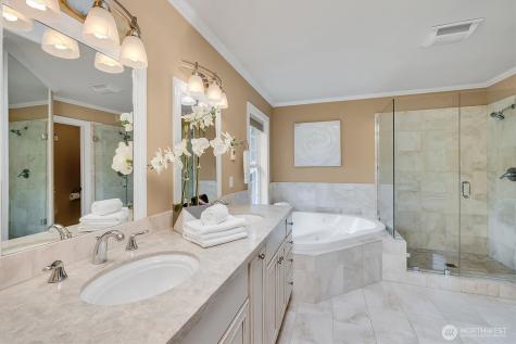 4511 238th Place SE Sammamish WA 98029