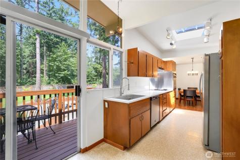 20405 1st Avenue S Normandy Park WA 98198