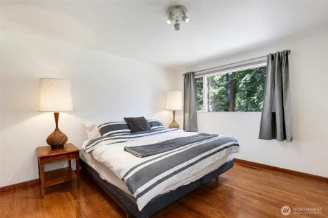 20405 1st Avenue S Normandy Park WA 98198