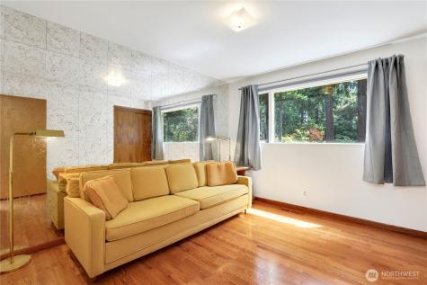 20405 1st Avenue S Normandy Park WA 98198