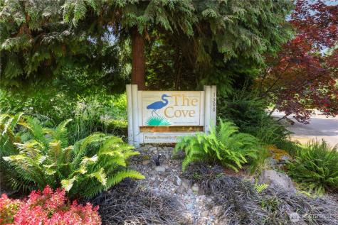 20405 1st Avenue S Normandy Park WA 98198