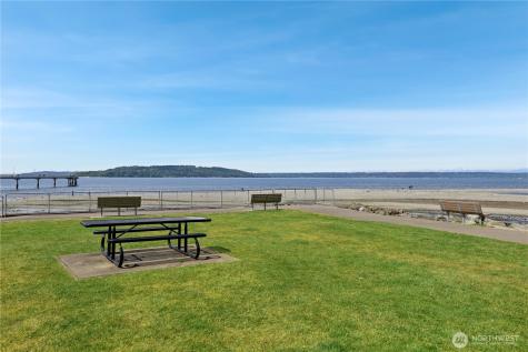 20405 1st Avenue S Normandy Park WA 98198