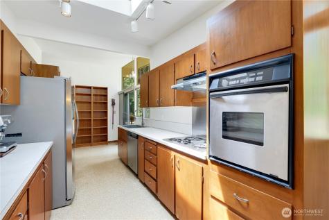 20405 1st Avenue S Normandy Park WA 98198