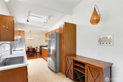 20405 1st Avenue S Normandy Park WA 98198